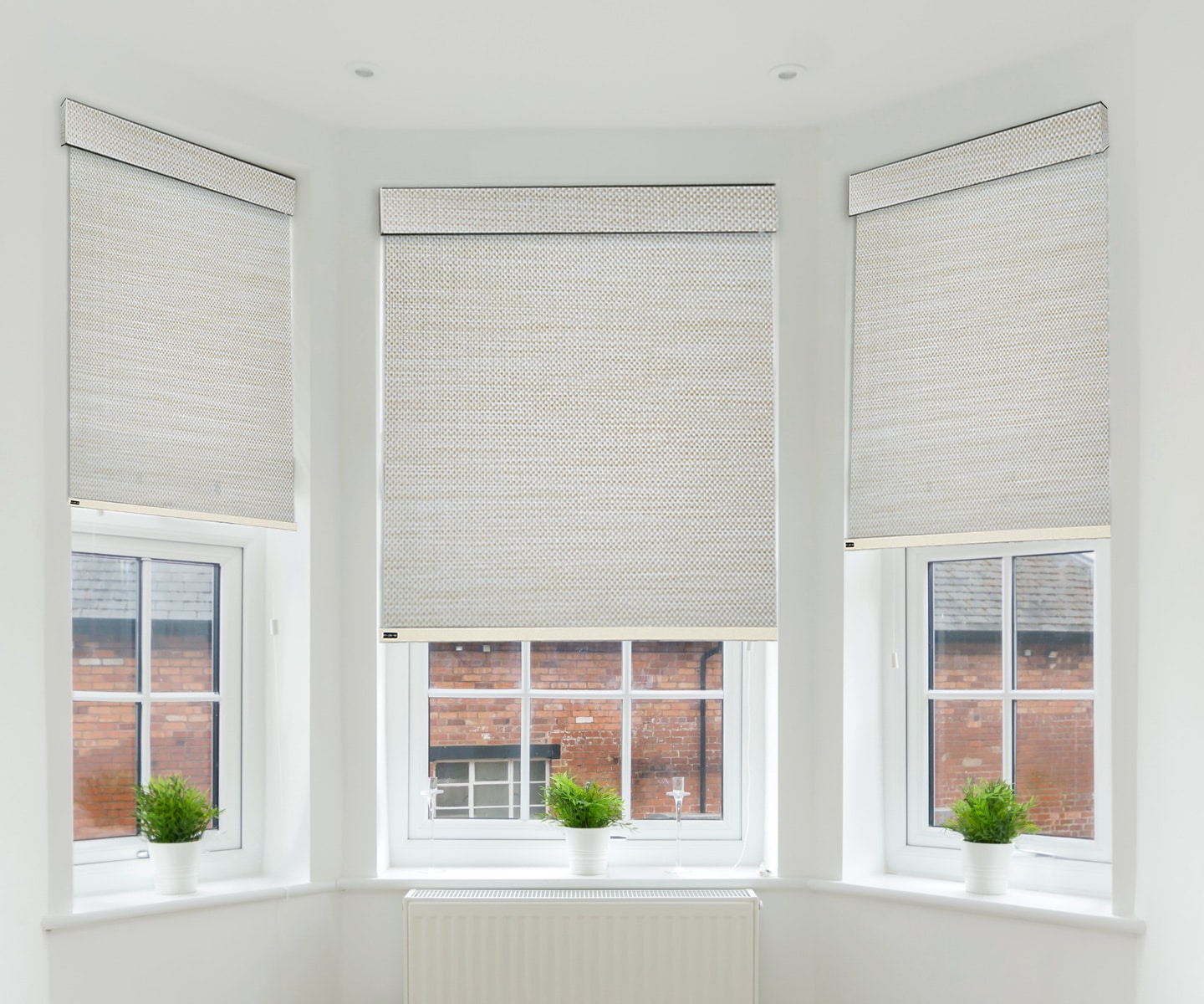 Bay Window Roller Shades: How to Get a Perfect Fit